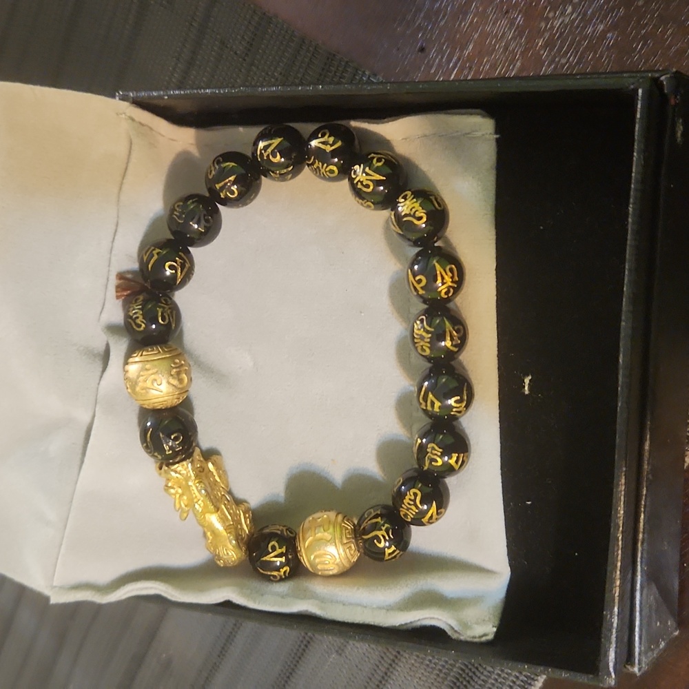 Ladies "good luck" braclet